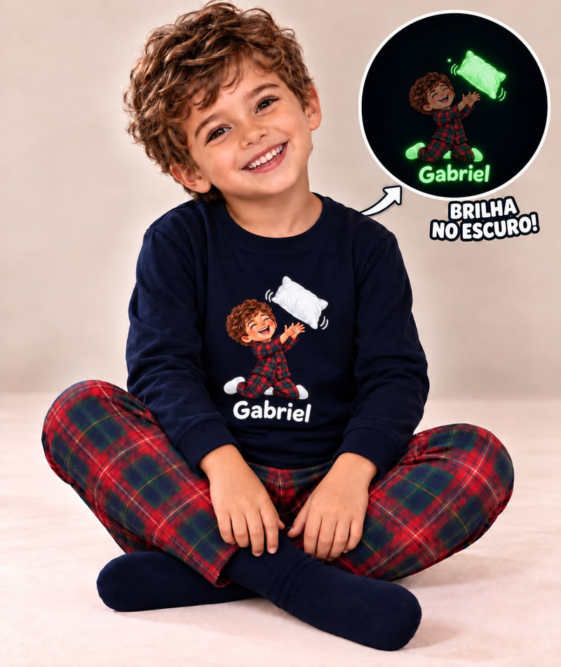 Pijama Brincadeira de Almofada Brilha no Escuro com Nome